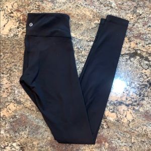 Lululemon Wunder Under leggings size 4